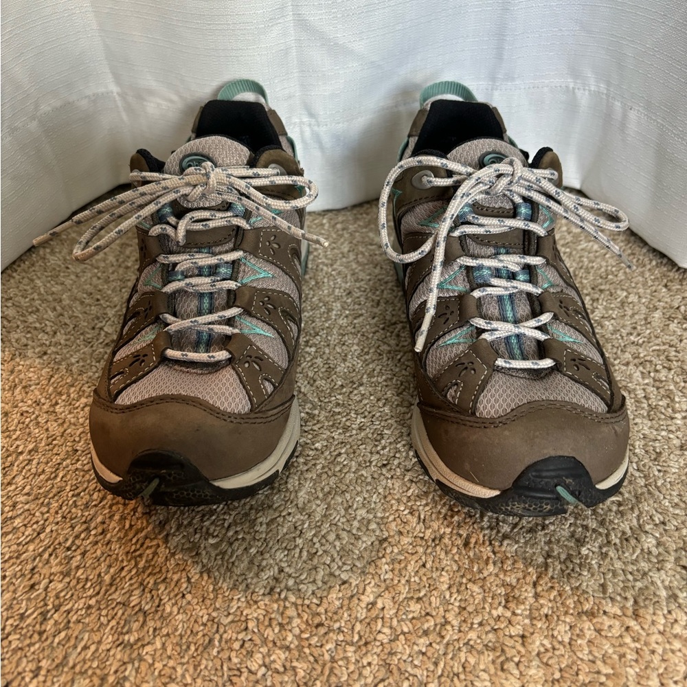 Oboz Mystic Low BDry Hiking Shoes Brown Bluebell Waterproof Womens size 9.5
